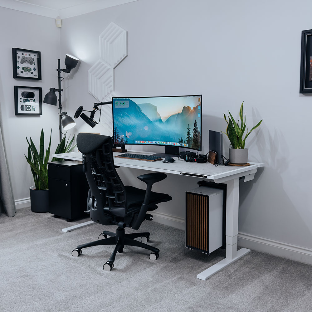 Spawnpoiint white gaming setup SpawnPoiint white desk gaming setup